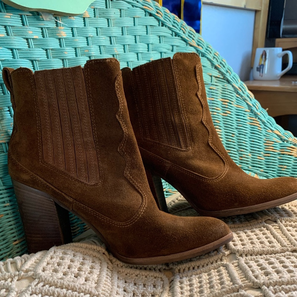 Dolce Vita Conway Brown Suede Western Ankle Boots/Booties